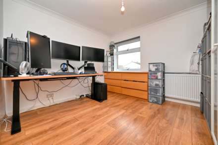 Redberry Close, Caversham Park, Image 10