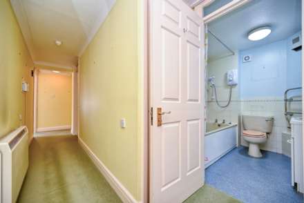 Chiltern Court, Emmer Green, Image 11