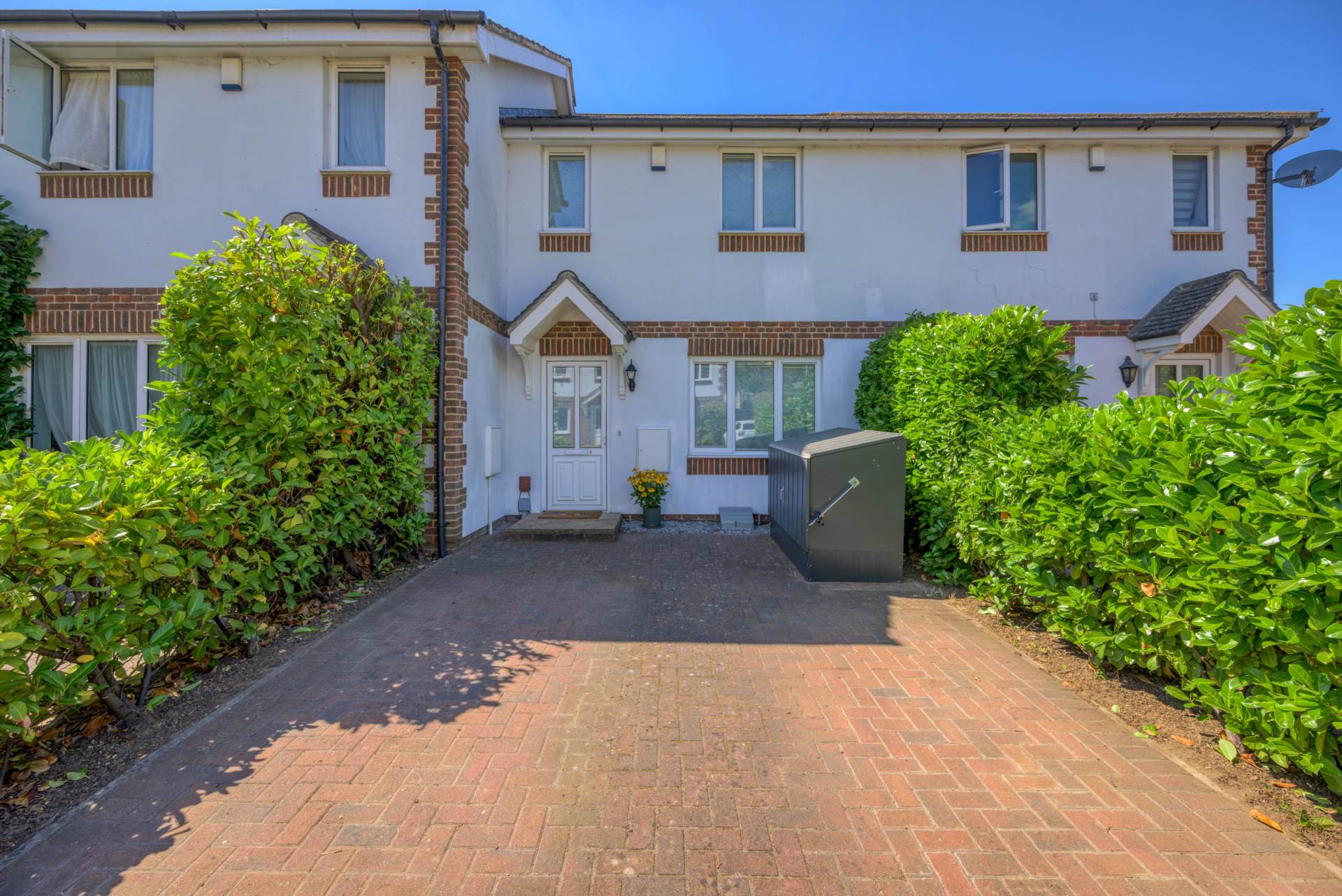 Sailcloth Close, Reading, Image 1