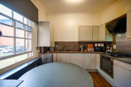 Regent Court, Reading, Image 4