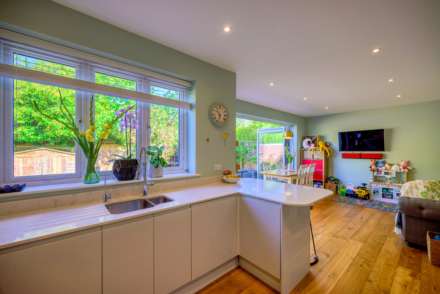 Chalgrove Way, Emmer Green, Image 13