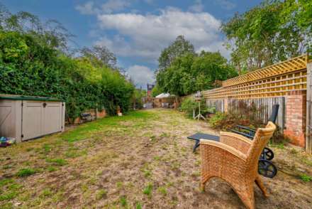 Buxton Avenue, Caversham Heights, Image 21