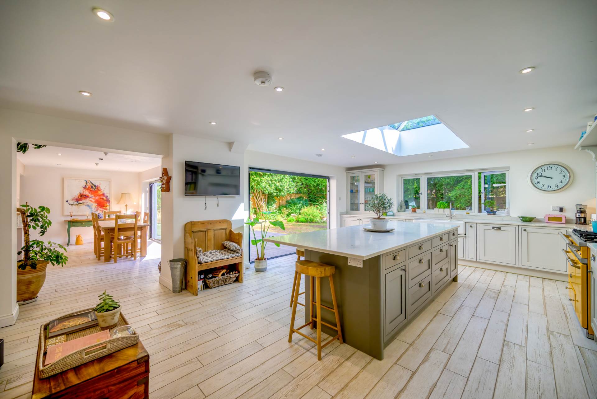 Conisboro Avenue, Caversham Heights, Image 2