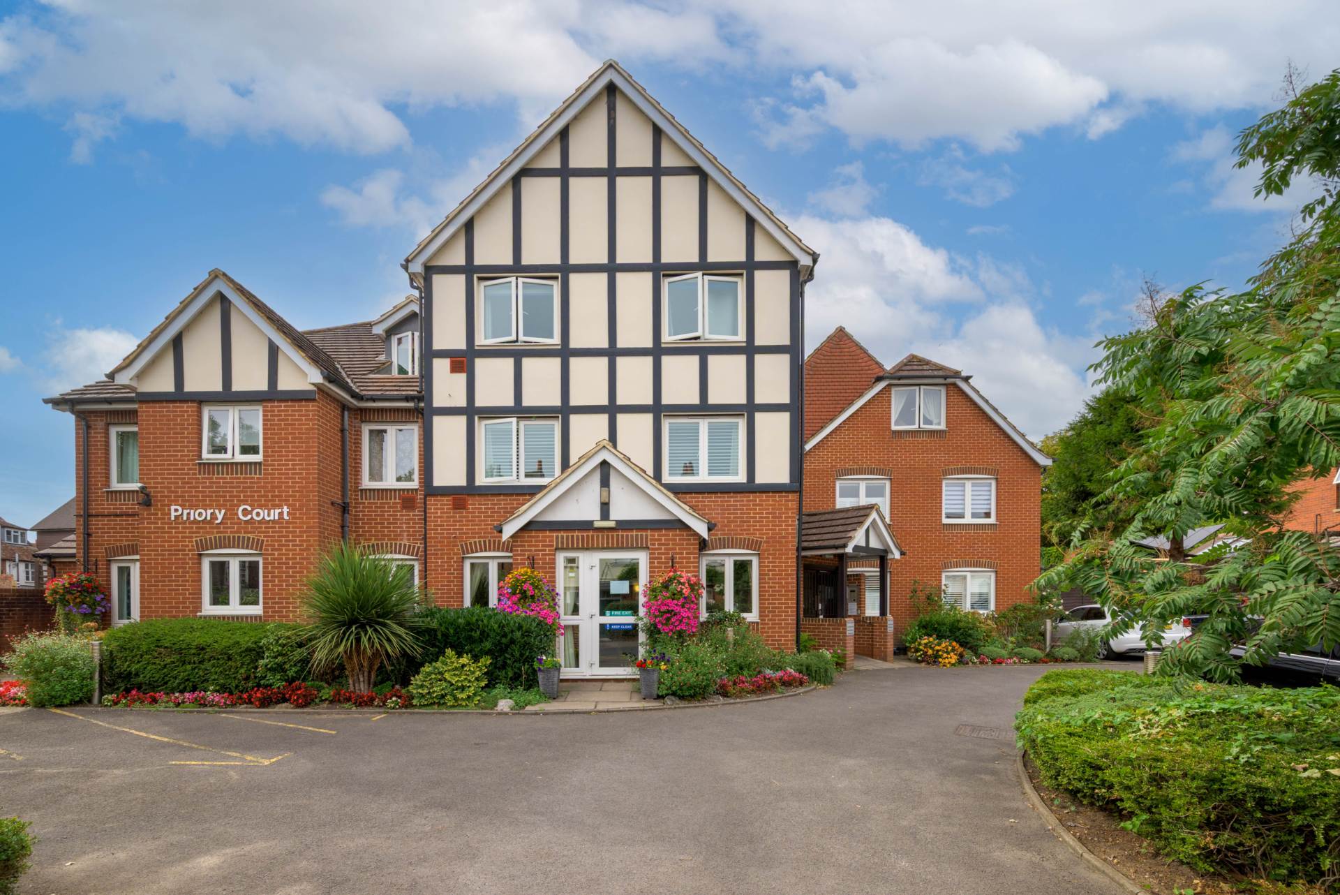 Priory Court, Caversham, Image 1