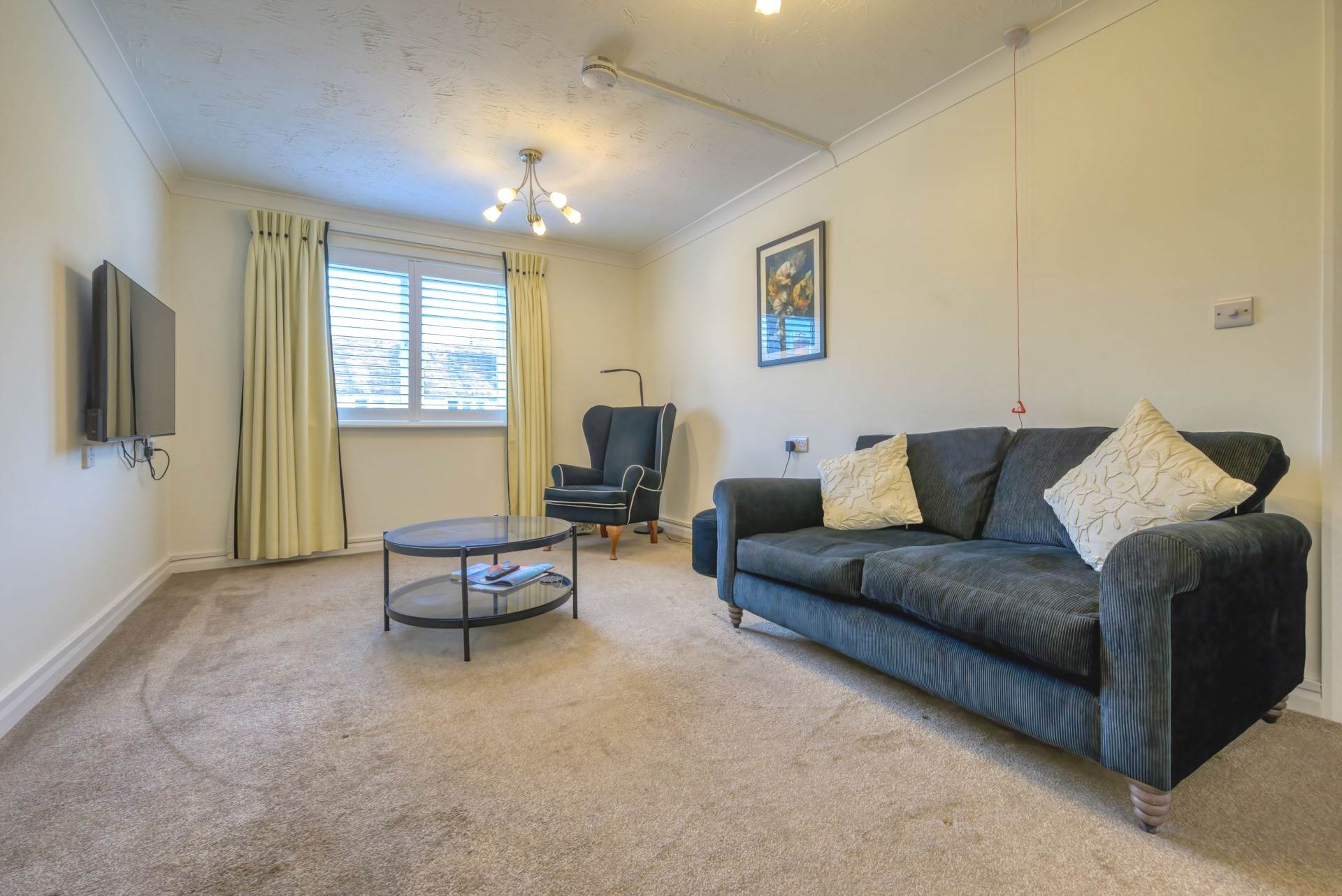 Priory Court, Caversham, Image 2
