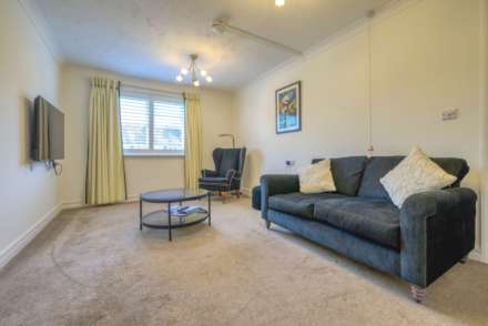 Priory Court, Caversham, Image 2