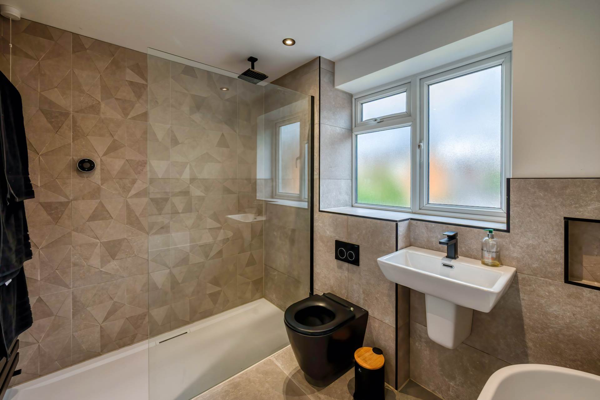 Gayhurst Close, Caversham Park, Image 20