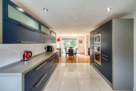 Gayhurst Close, Caversham Park, Image 2