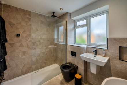 Gayhurst Close, Caversham Park, Image 20