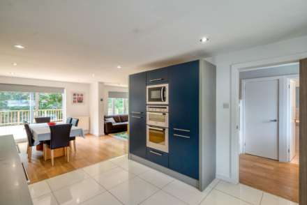 Gayhurst Close, Caversham Park, Image 8