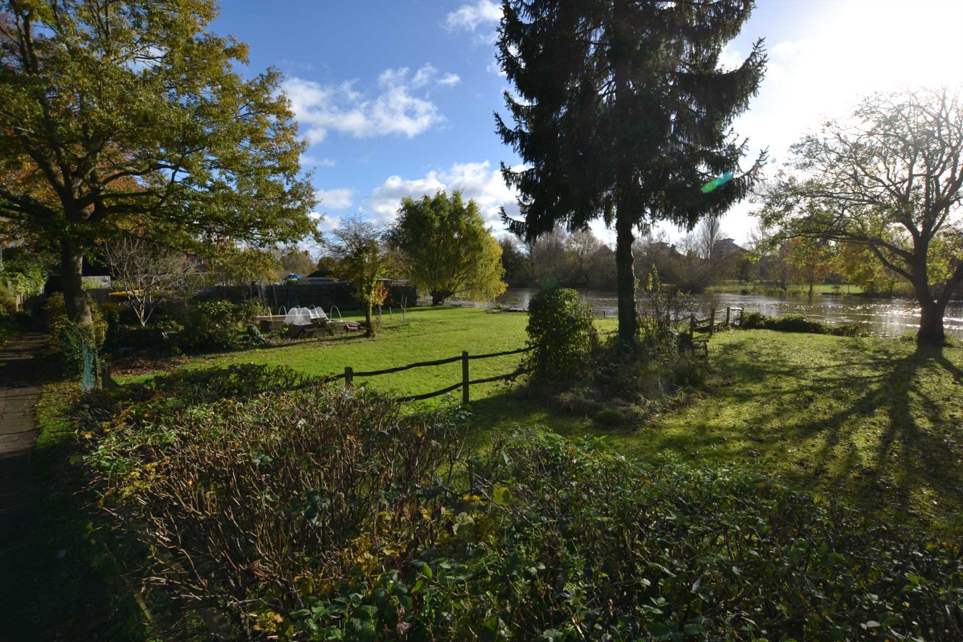 Mill Green, Caversham, Image 2