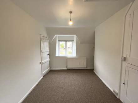 The Green, Fifield, Image 4