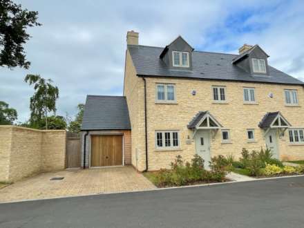 Swailbrook Place, Kingham, Image 1