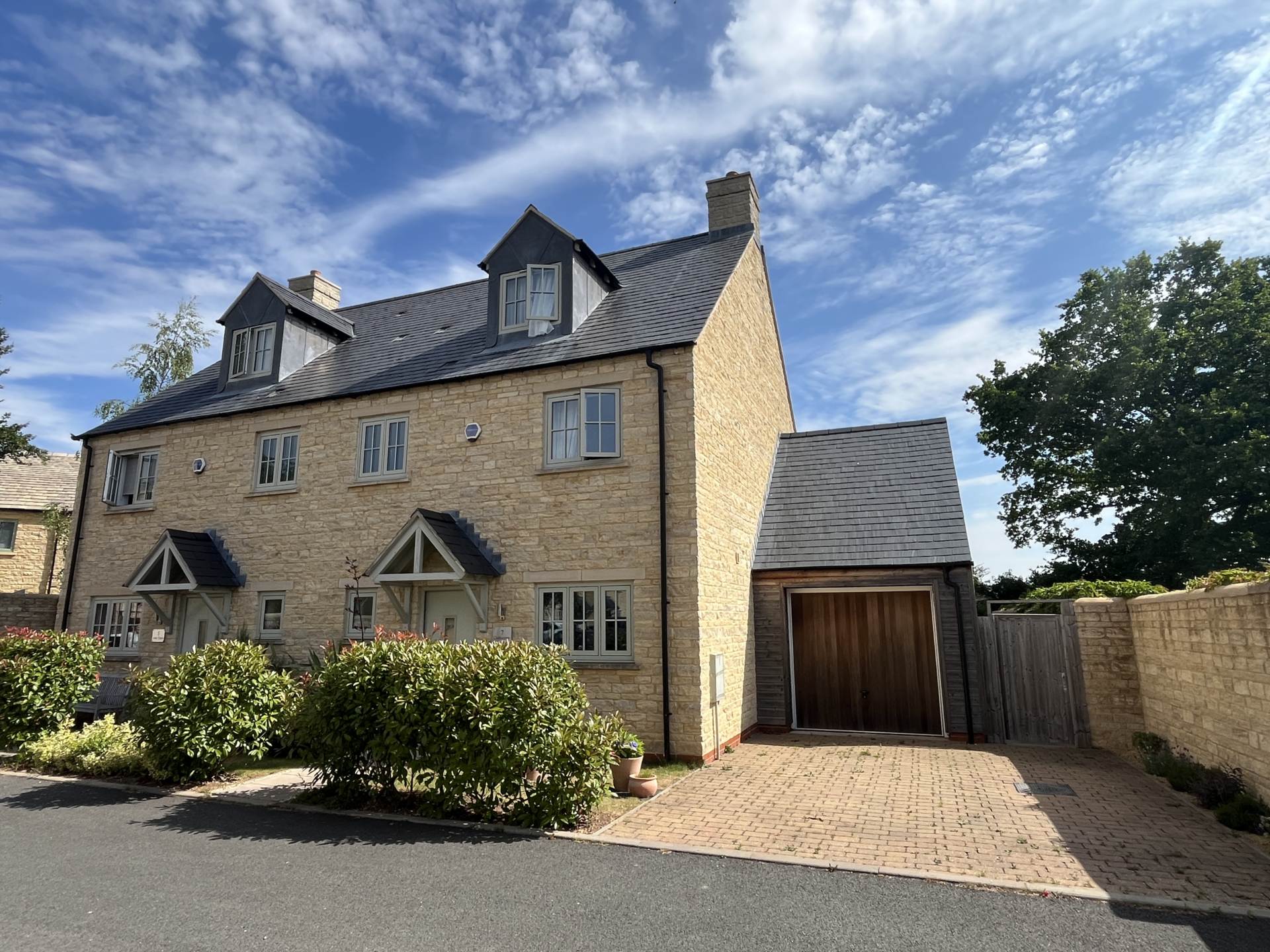 Swailbrook Place, Kingham, Image 1