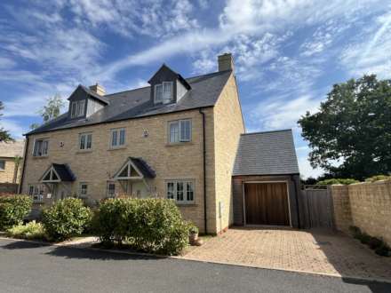 Swailbrook Place, Kingham, Image 1