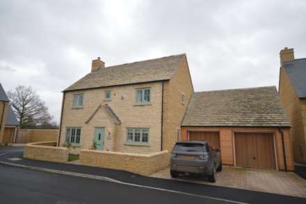 4 Bedroom Detached, Swailbrook Place, Kingham