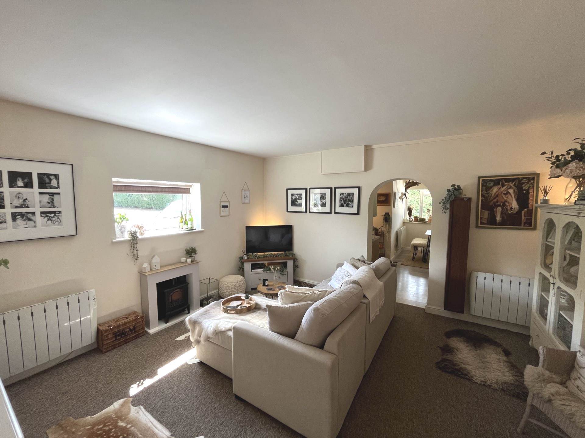 Frogmore Farmhouse, Moreton In Marsh, Image 3