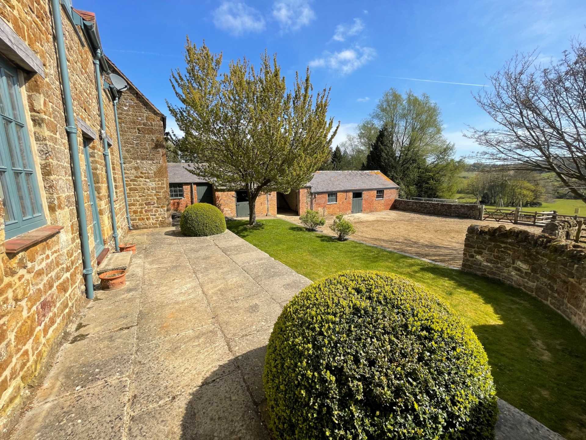 The Cottage, Holywell Farm, Wigginton, Image 2