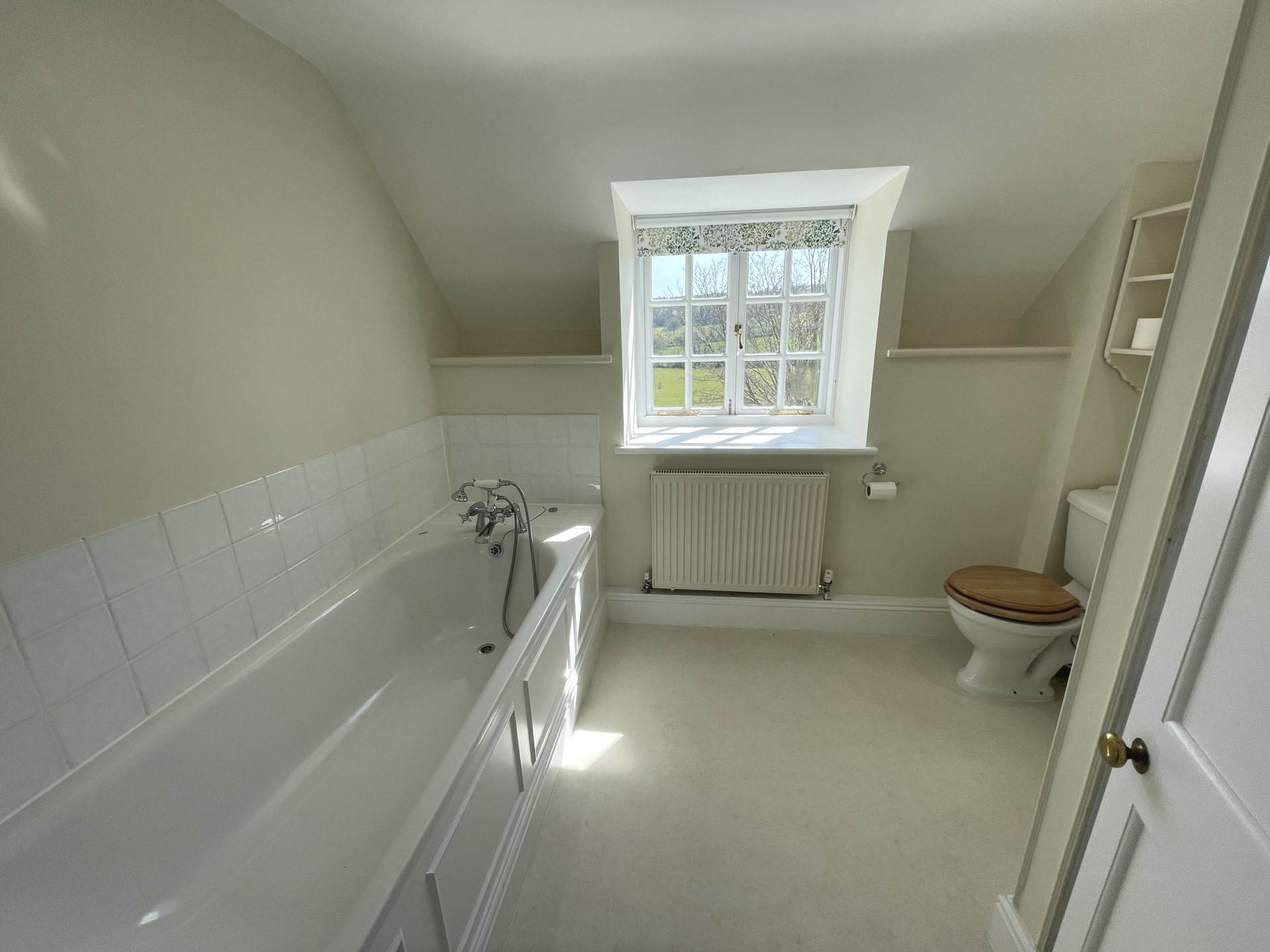 The Cottage, Holywell Farm, Wigginton, Image 7