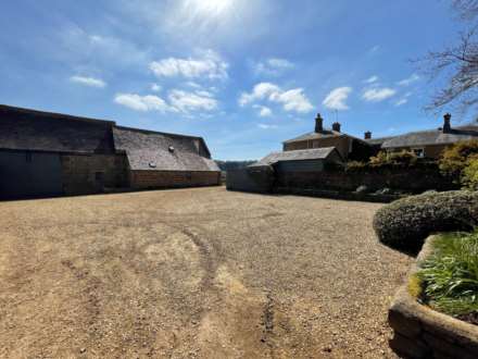 The Cottage, Holywell Farm, Wigginton, Image 11