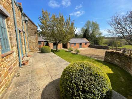The Cottage, Holywell Farm, Wigginton, Image 2