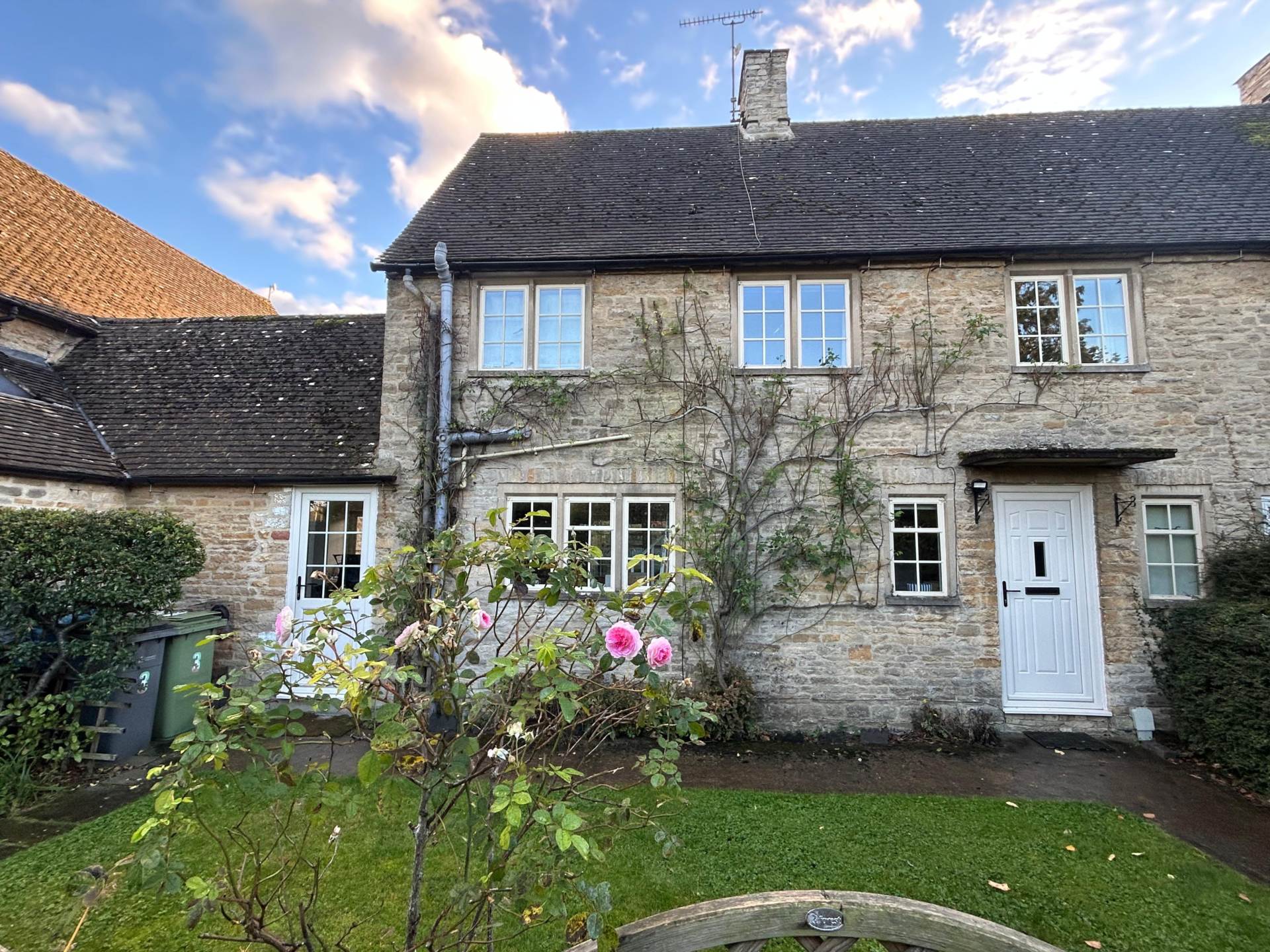 Orchard Row, Icomb, Image 1