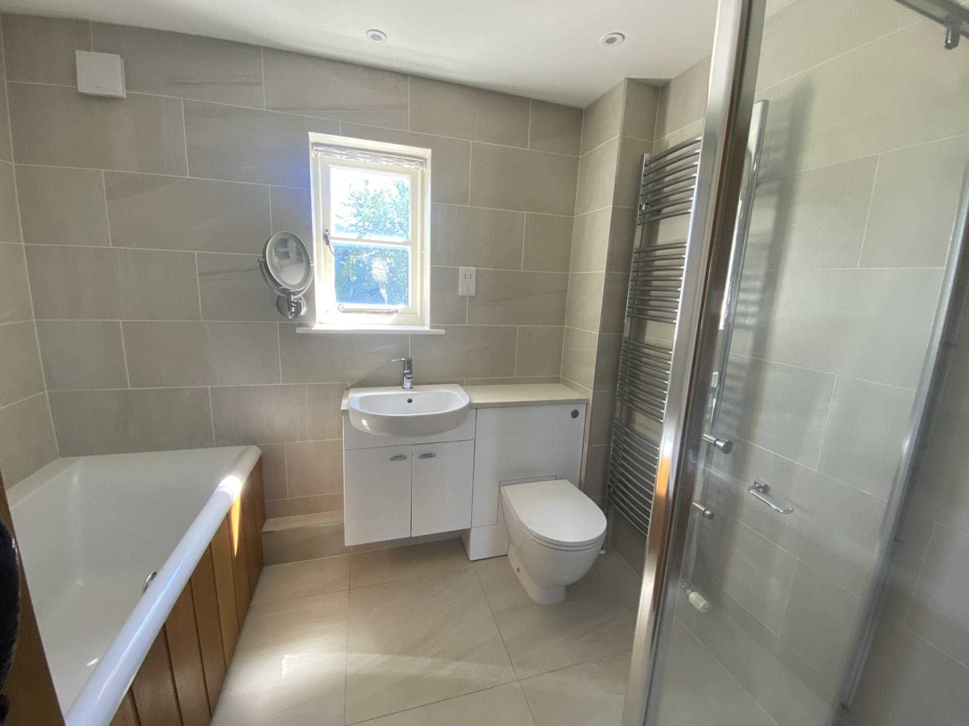 Junction Road, Churchill, Image 6