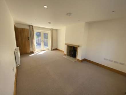 Junction Road, Churchill, Image 2