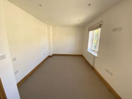 Junction Road, Churchill, Image 4