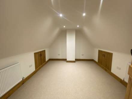 Junction Road, Churchill, Image 7