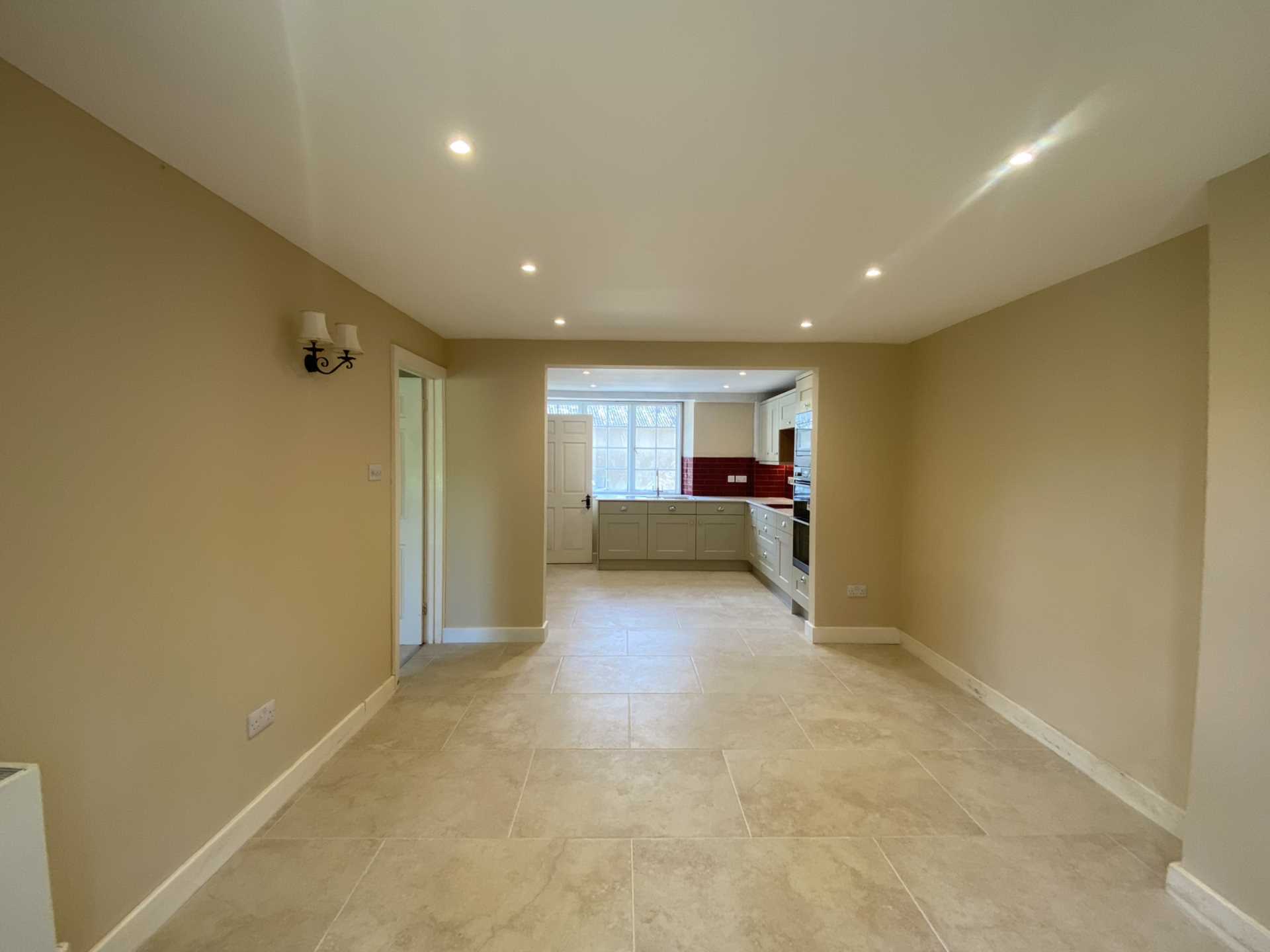 West End, Kingham, Image 3