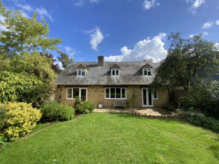 West End, Kingham, Image 1