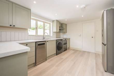 Drive Cottage, Campden House Estate, Image 7