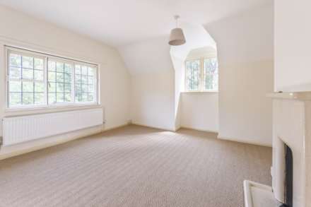 Drive Cottage, Campden House Estate, Image 9
