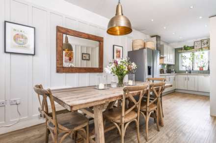 Evans Way, Chipping Norton, Image 2