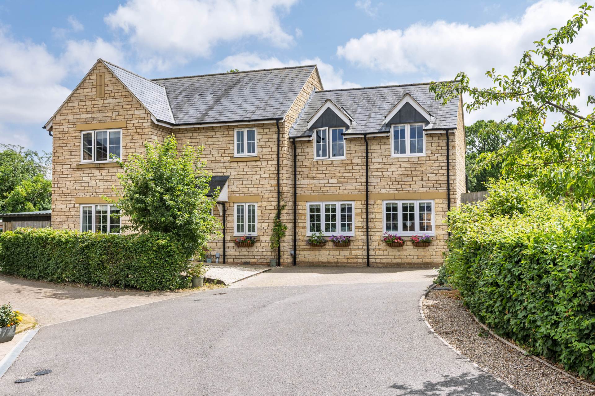 Weston Court, Long Compton, Image 1