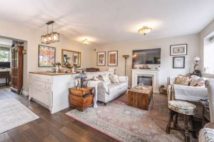 Weston Court, Long Compton, Image 14
