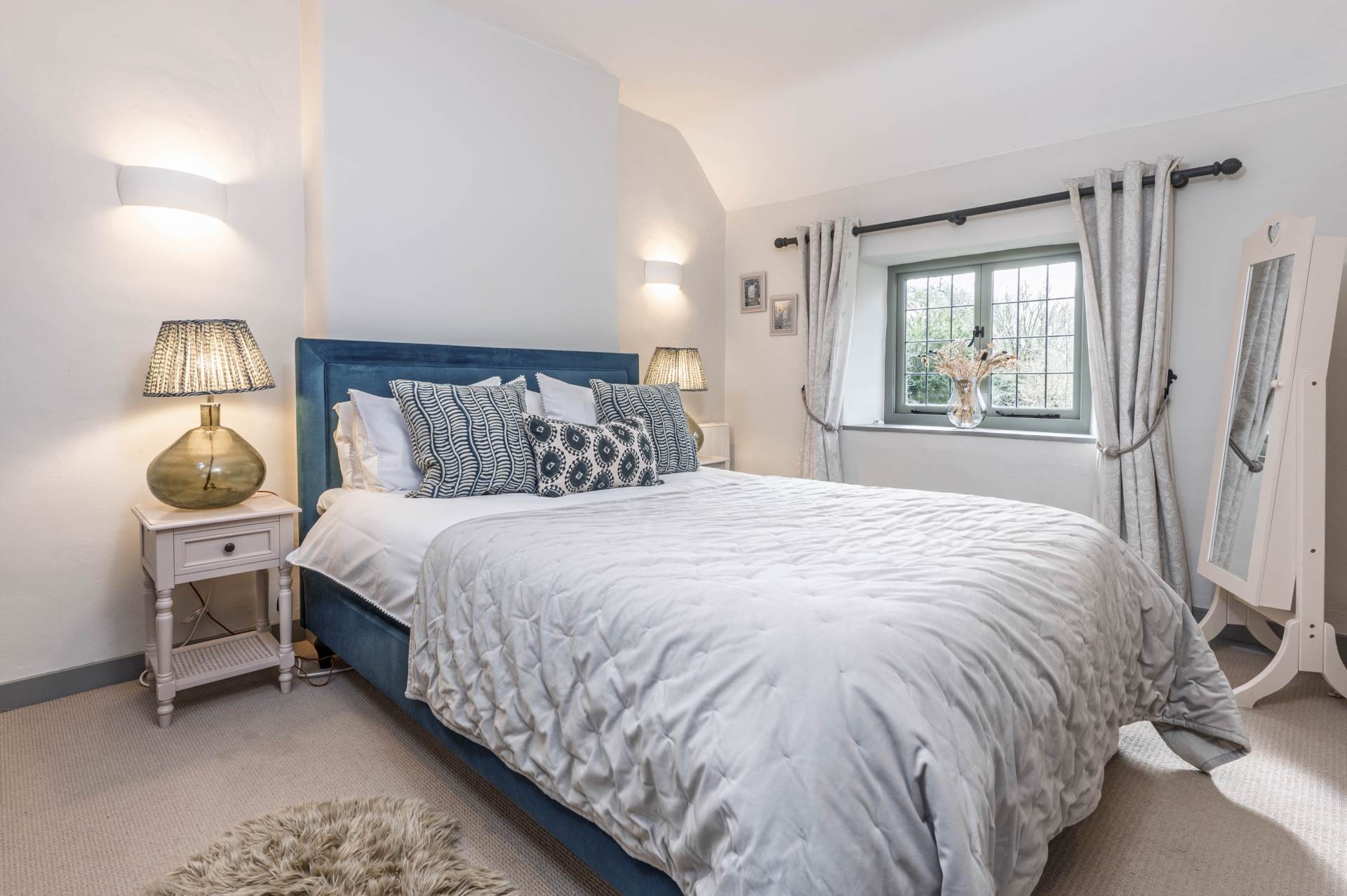 Main Street, Bledington, Image 31