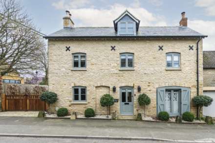 Main Street, Bledington