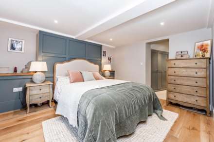 Main Street, Bledington, Image 14