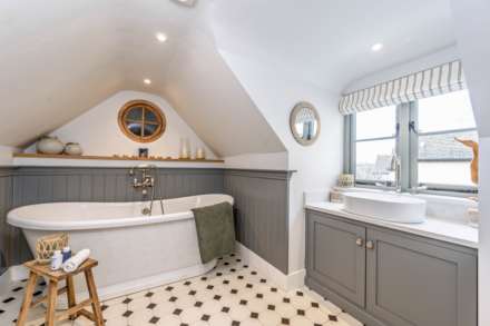 Main Street, Bledington, Image 18