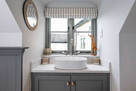 Main Street, Bledington, Image 19