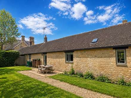 Lyneham Farm Cottages, Lyneham