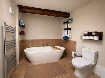 Lyneham Farm Cottages, Lyneham, Image 12