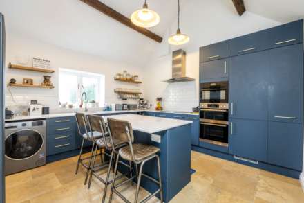 Lyneham Farm Cottages, Lyneham, Image 3