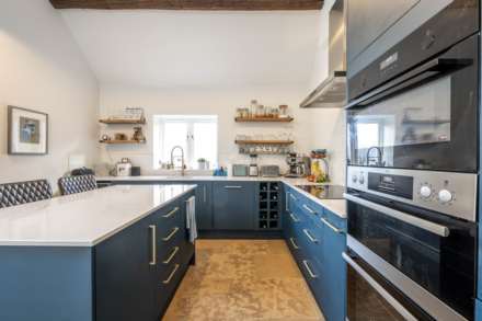 Lyneham Farm Cottages, Lyneham, Image 8