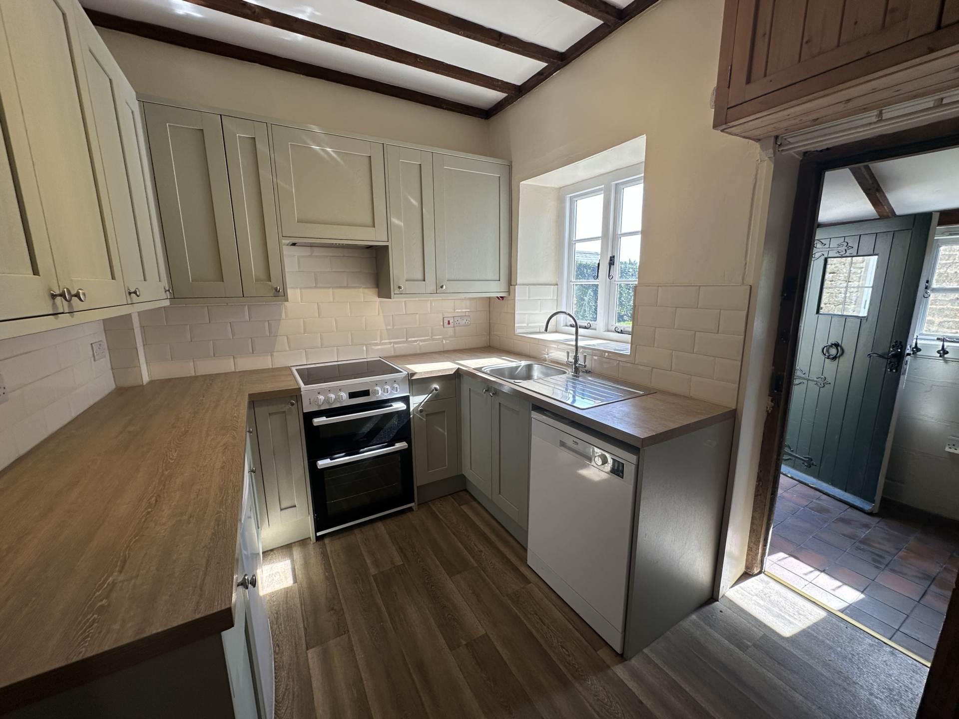 Hillview Cottages, Churchill, Image 4