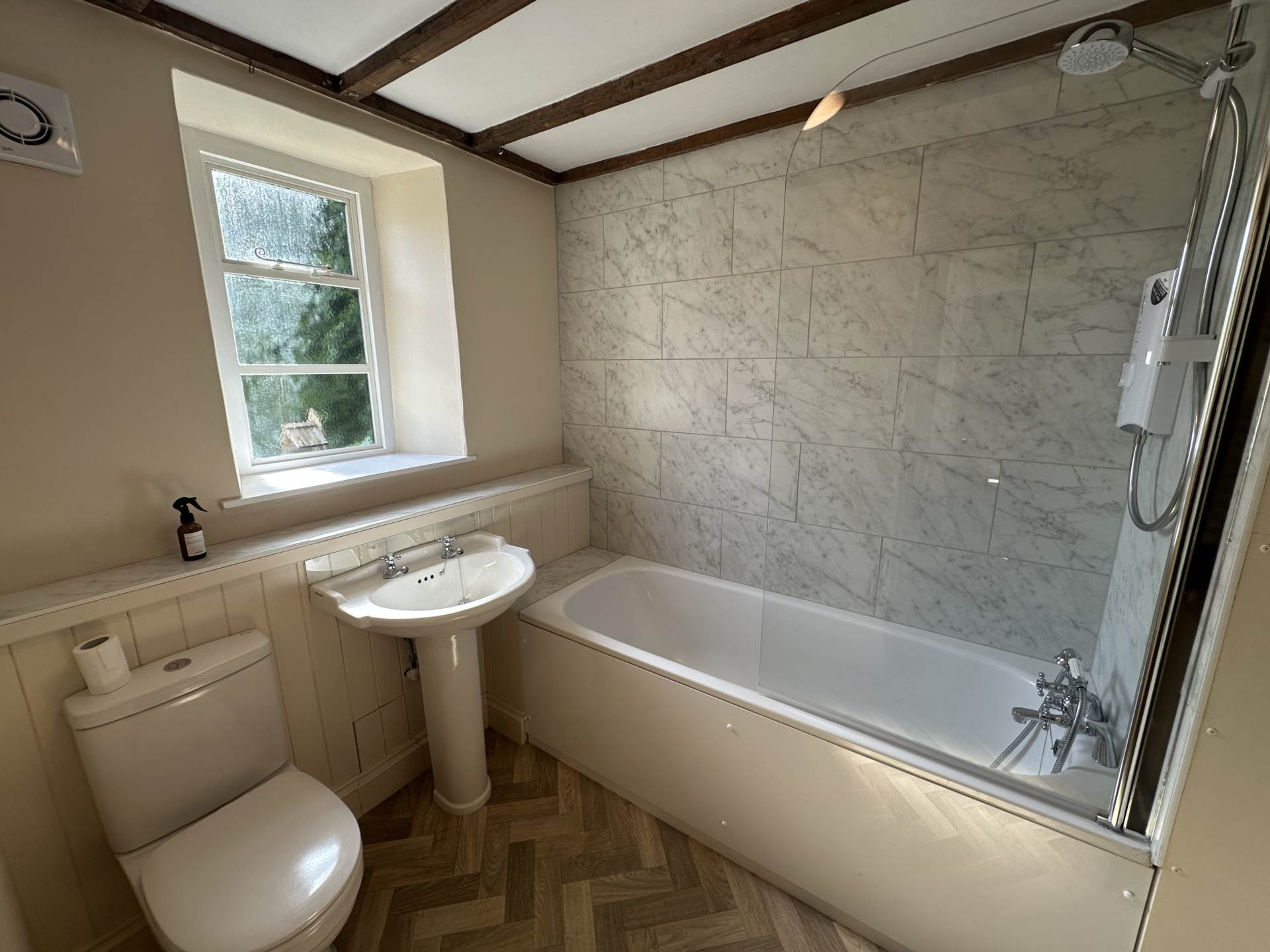 Hillview Cottages, Churchill, Image 6