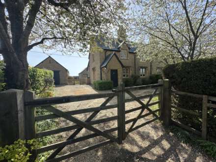 Property For Rent Hill View Cottages, Churchill