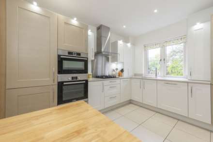 Penhurst Gardens, Chipping Norton, Image 5